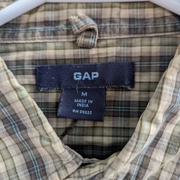 Gap short sleeve button down - Picture 3 of 3